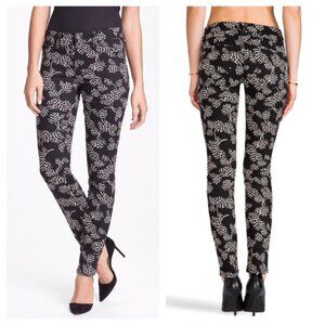 Marc by Marc Jacobs Stick Mid Rise Straight Leg
Black Multi Rae Rae